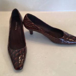 Snake Leather Look. Very stylish snd comfortable.